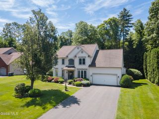 46 Mann Boulevard, Halfmoon, NY 12065