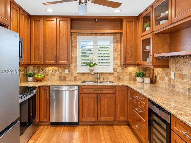 11 Garden St 101T, Tequesta, FL 33469
