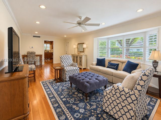 11 Garden St 101T, Tequesta, FL 33469