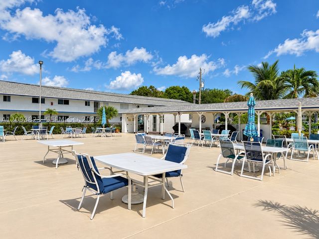 11 Garden St 101T, Tequesta, FL 33469