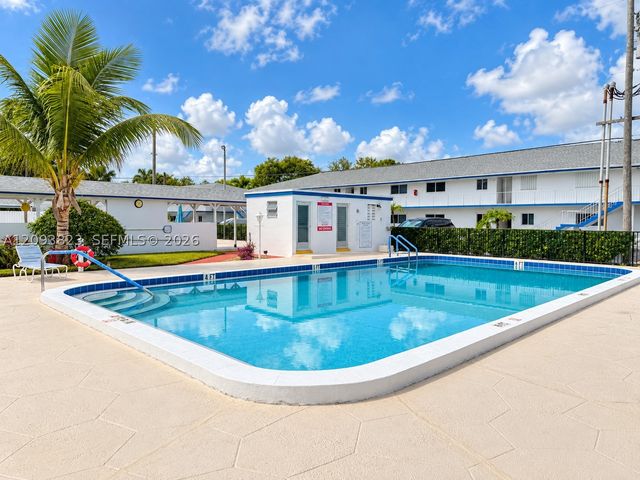 11 Garden St 101T, Tequesta, FL 33469