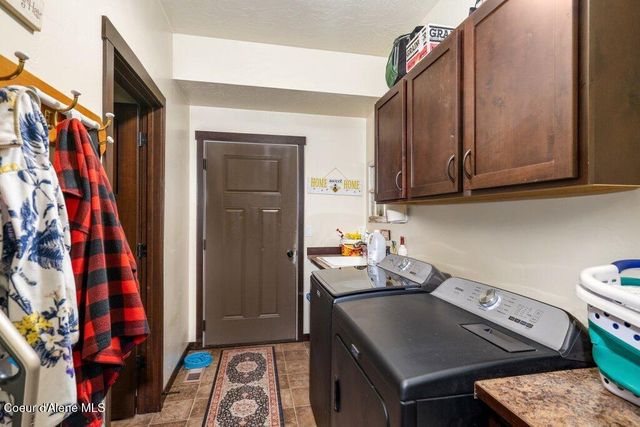 10209 E Snowy LN, Athol, ID 83801