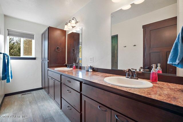 10209 E Snowy LN, Athol, ID 83801