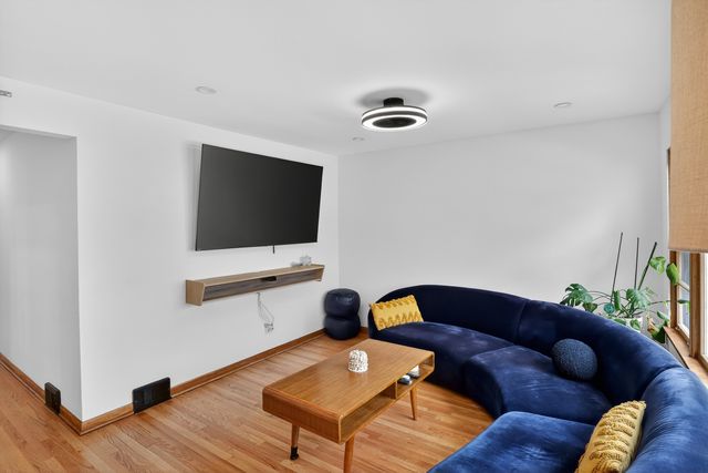 3138 N Richmond Street, Chicago, IL 60618