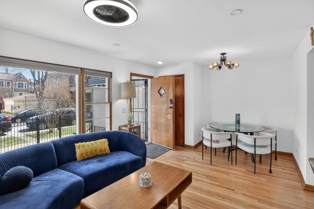 3138 N Richmond Street, Chicago, IL 60618