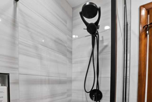 3138 N Richmond Street, Chicago, IL 60618