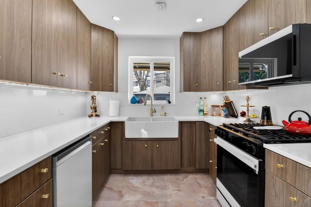 3138 N Richmond Street, Chicago, IL 60618