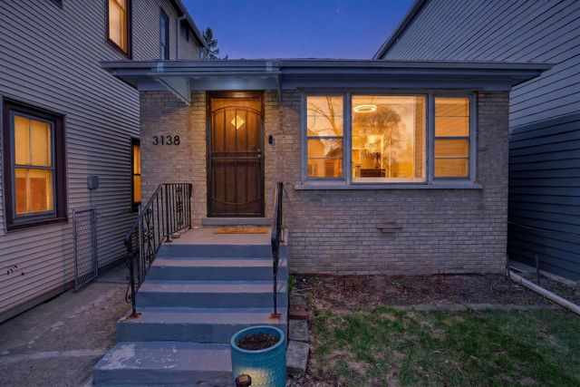 3138 N Richmond Street, Chicago, IL 60618