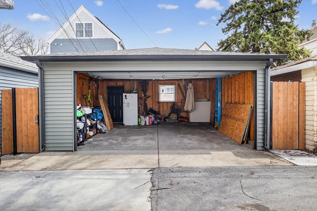 3138 N Richmond Street, Chicago, IL 60618