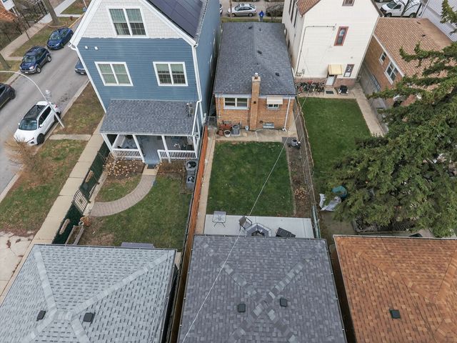 3138 N Richmond Street, Chicago, IL 60618