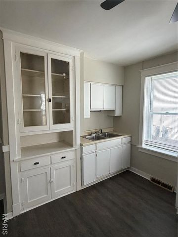 4624 Newport Avenue, St Louis, MO 63116