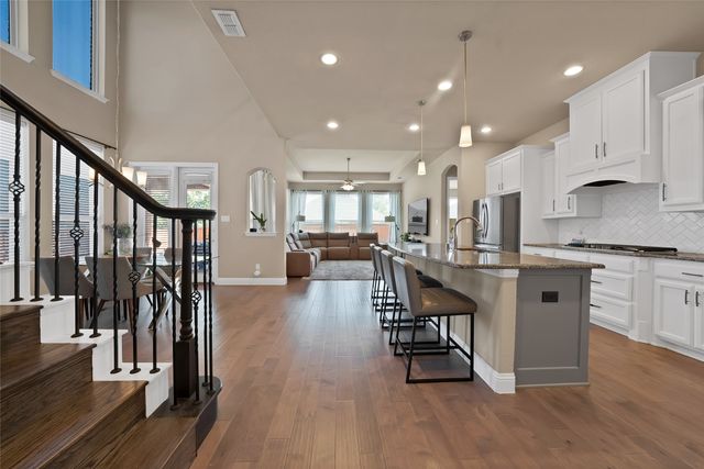 4702 Sunflower Drive, Mansfield, TX 76063