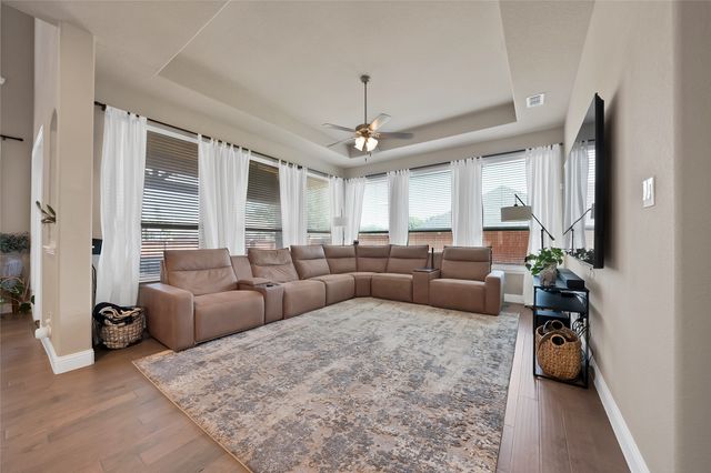 4702 Sunflower Drive, Mansfield, TX 76063