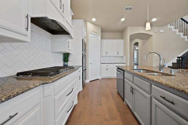 4702 Sunflower Drive, Mansfield, TX 76063