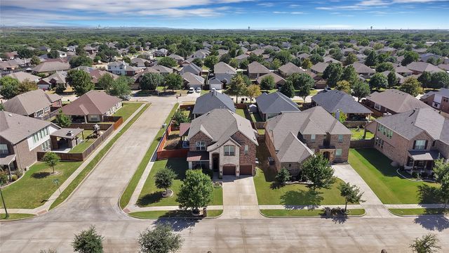 4702 Sunflower Drive, Mansfield, TX 76063