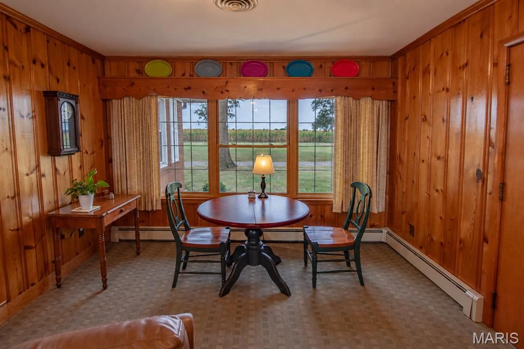 Image 37 of property listing at 24018 State Highway 16, Jerseyville, IL 62052