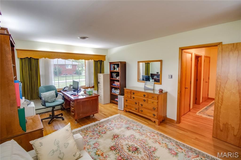 Image 50 of property listing at 24018 State Highway 16, Jerseyville, IL 62052