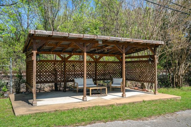 615 E Parkway, S, Memphis, TN 38104