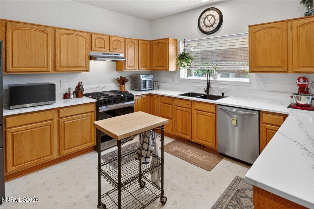 Image 16 of property listing at 961 Sunup Court, Carson City, NV 89705
