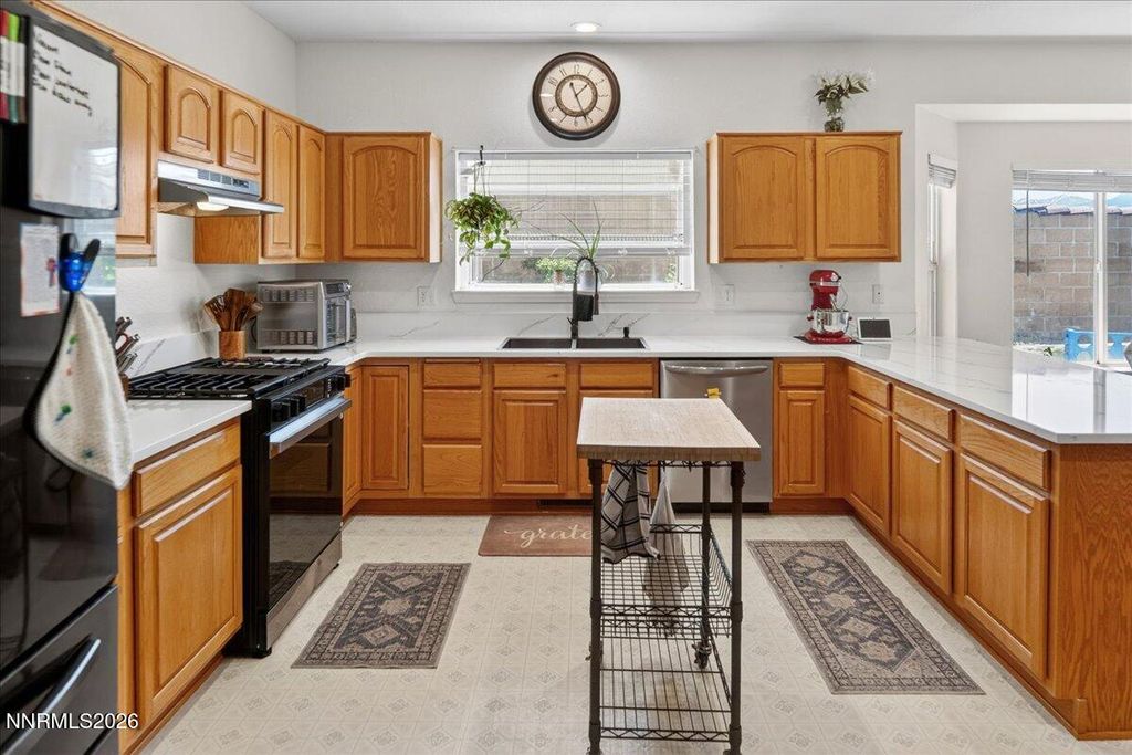 Image 18 of property listing at 961 Sunup Court, Carson City, NV 89705