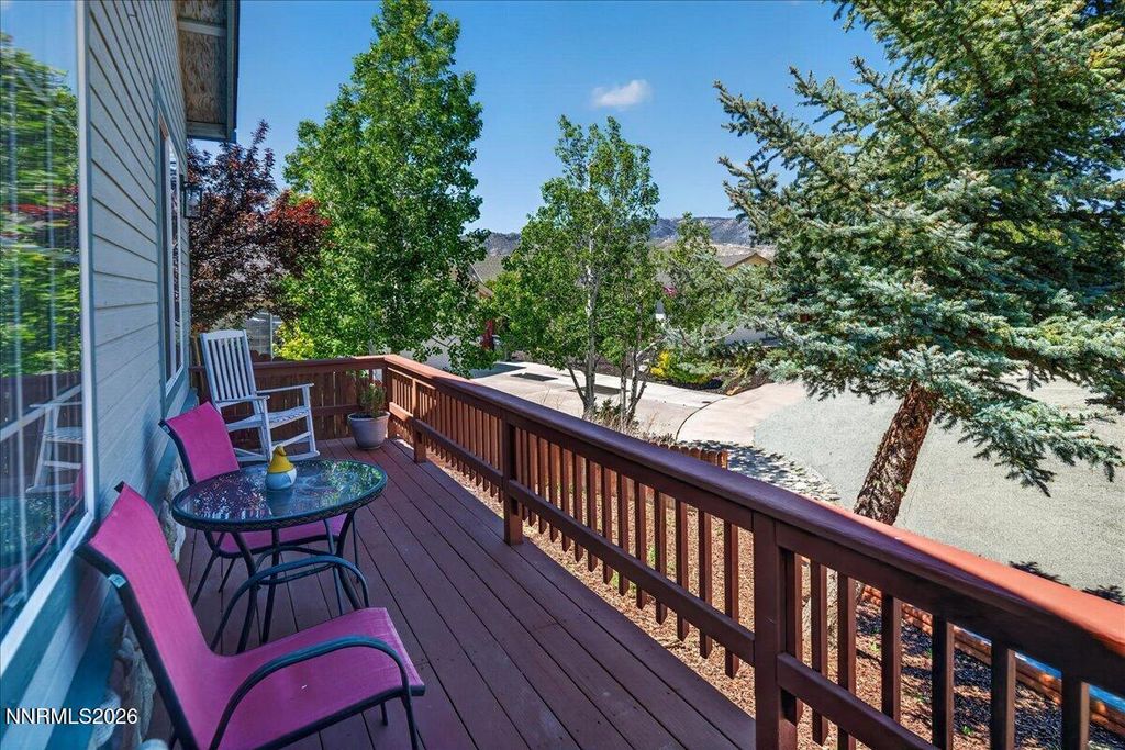 Image 5 of property listing at 961 Sunup Court, Carson City, NV 89705