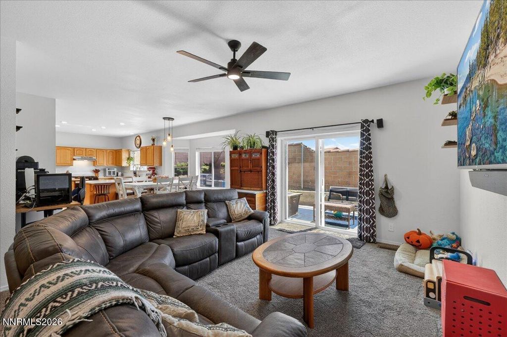 Image 9 of property listing at 961 Sunup Court, Carson City, NV 89705