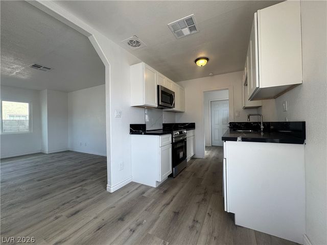 2106 Stewart Avenue, Las Vegas, NV 89101