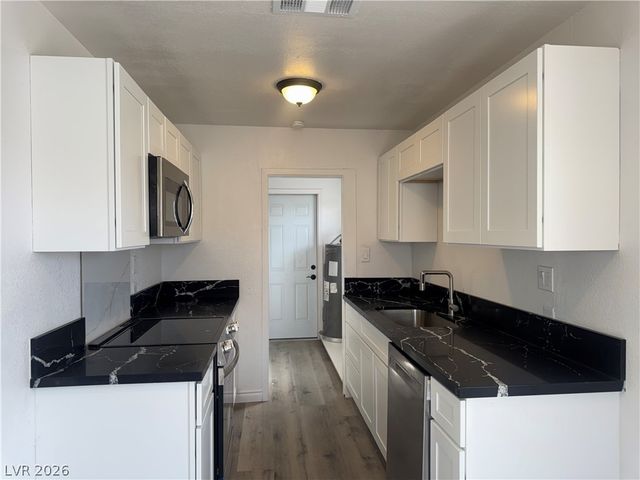 2106 Stewart Avenue, Las Vegas, NV 89101