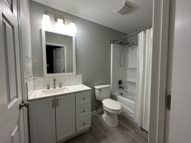 219 Ellington Pl, Madison, TN 37115