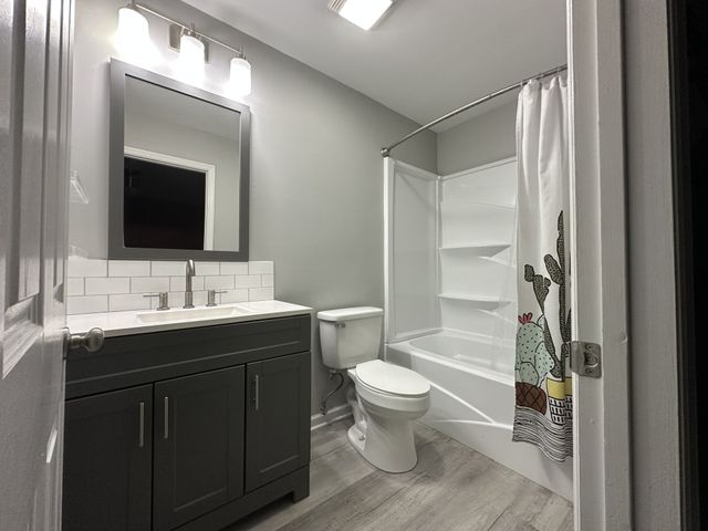 219 Ellington Pl, Madison, TN 37115