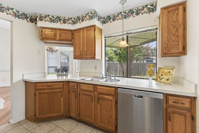 807 Blue Oak Drive, Lewisville, TX 75067