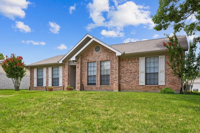 807 Blue Oak Drive, Lewisville, TX 75067