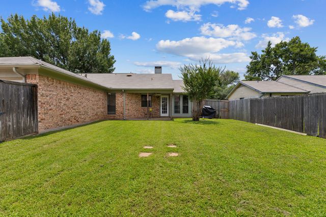 807 Blue Oak Drive, Lewisville, TX 75067