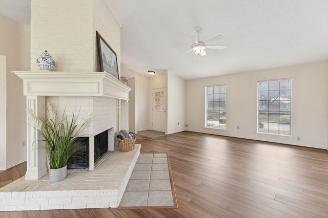 807 Blue Oak Drive, Lewisville, TX 75067