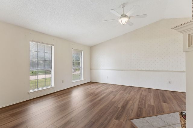 807 Blue Oak Drive, Lewisville, TX 75067