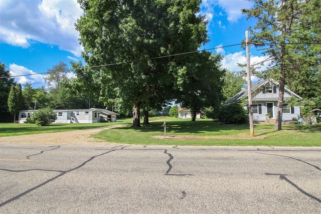 18124 S Fisher Lake Road, Three Rivers, MI 49093