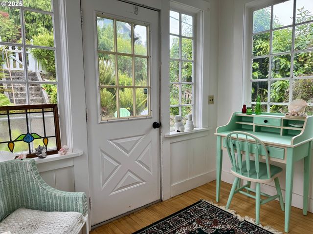 210 W EXCHANGE St, Astoria, OR 97103