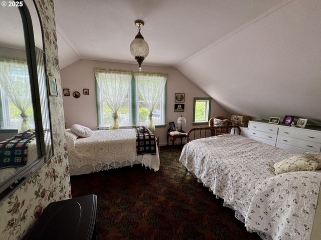 210 W EXCHANGE St, Astoria, OR 97103