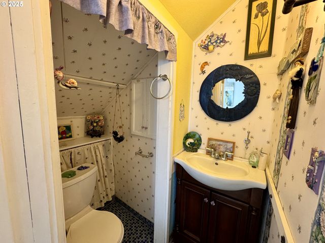 210 W EXCHANGE St, Astoria, OR 97103