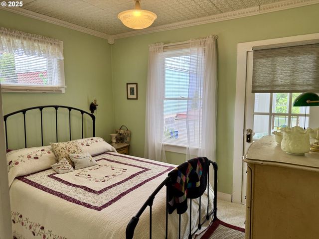 210 W EXCHANGE St, Astoria, OR 97103