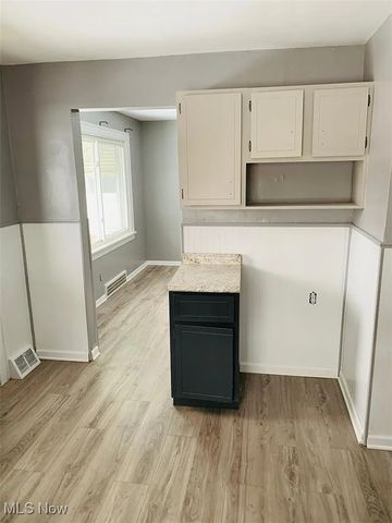 11017 Vernon Avenue, Garfield Heights, OH 44125