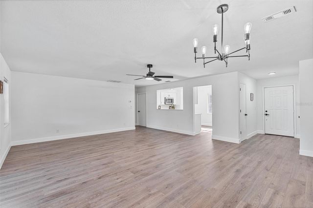 2707 KNOLLWOOD TRAIL, Eustis, FL 32726