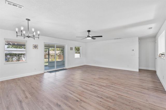 2707 KNOLLWOOD TRAIL, Eustis, FL 32726