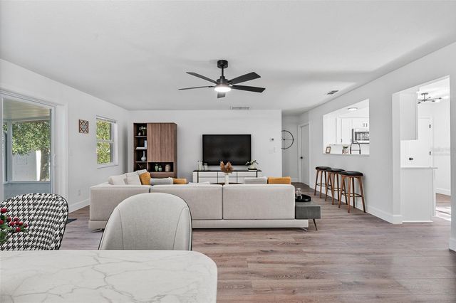 2707 KNOLLWOOD TRAIL, Eustis, FL 32726