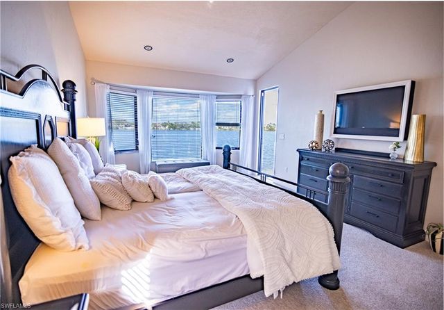 5160 Harborage DR, Fort Myers, FL 33908