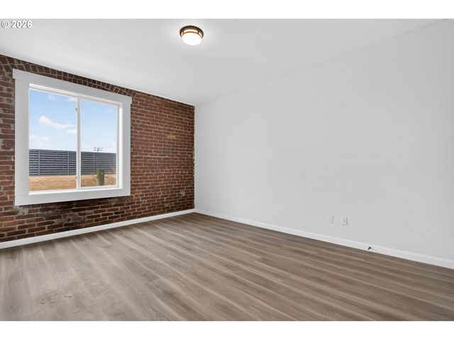 708 N KILLINGSWORTH St 12, Portland, OR 97217