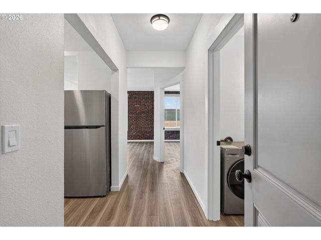 708 N KILLINGSWORTH St 12, Portland, OR 97217