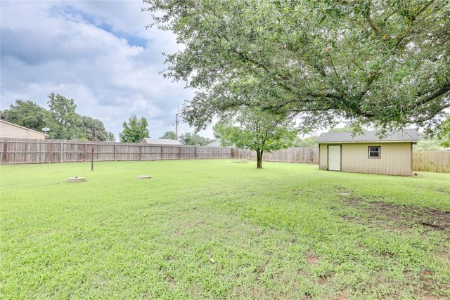 109 County Road 1224, Mt Pleasant, TX 75455