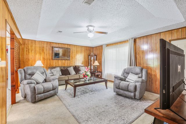 109 County Road 1224, Mt Pleasant, TX 75455