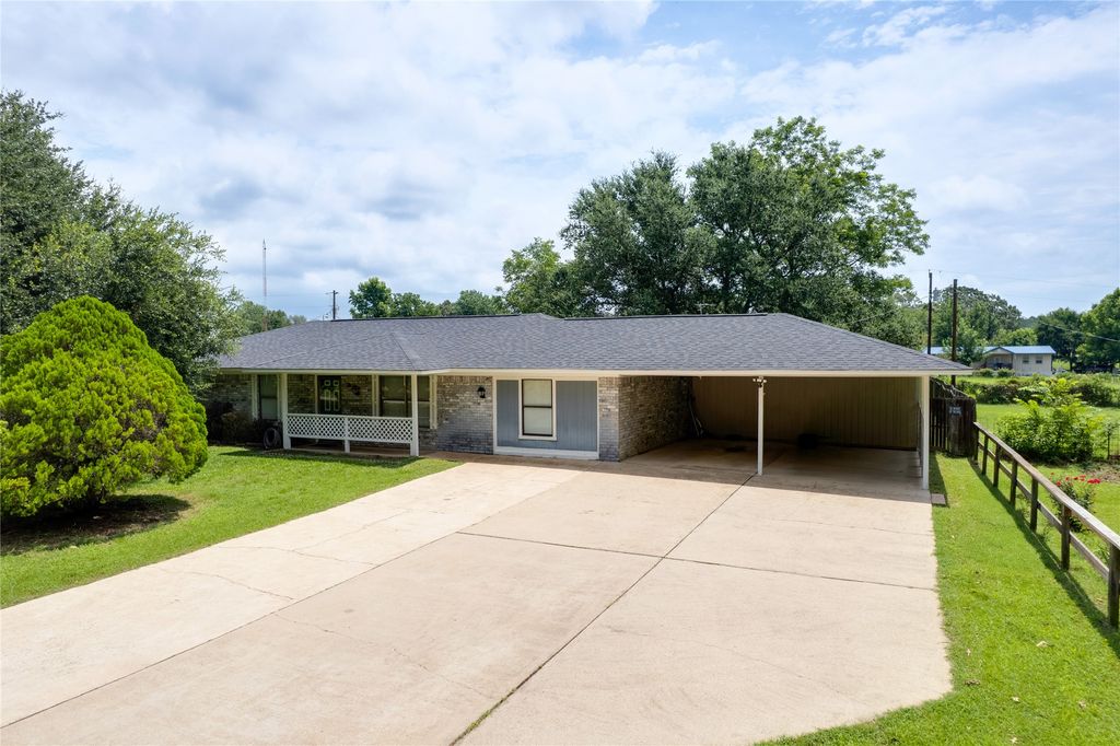 109 County Road 1224, Mt Pleasant, TX 75455